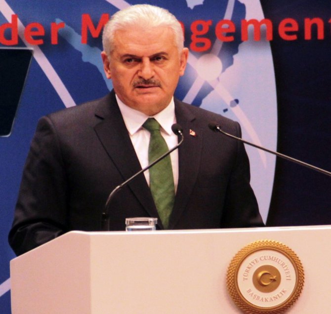 Başbakan’dan ’Duvar’ Eleştirisi