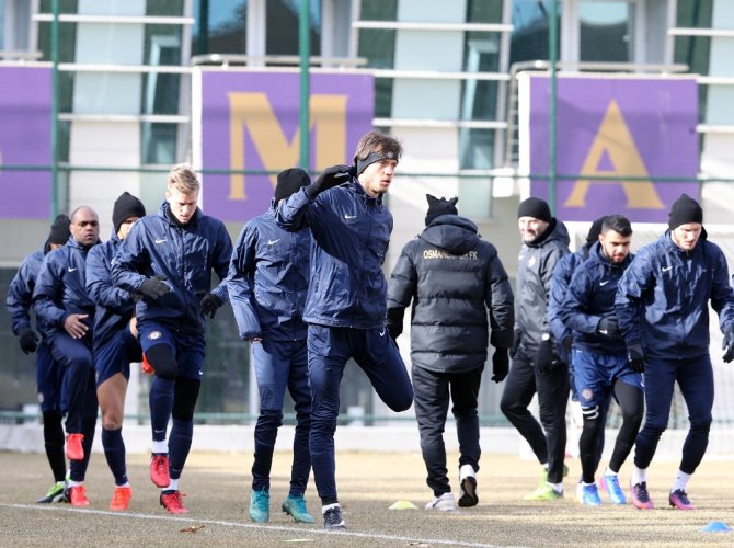 Osmanlıspor’un Yeni Transferi İlk Antrenmanına Çıktı