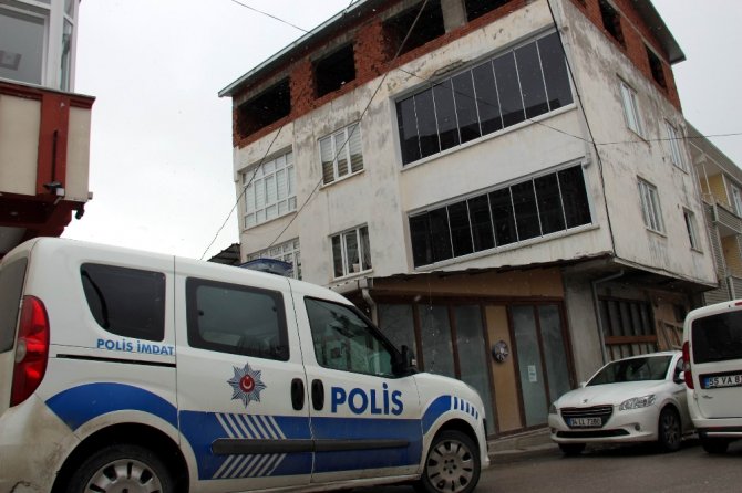 Eski Nişanlısını Vurup İntihar Etti