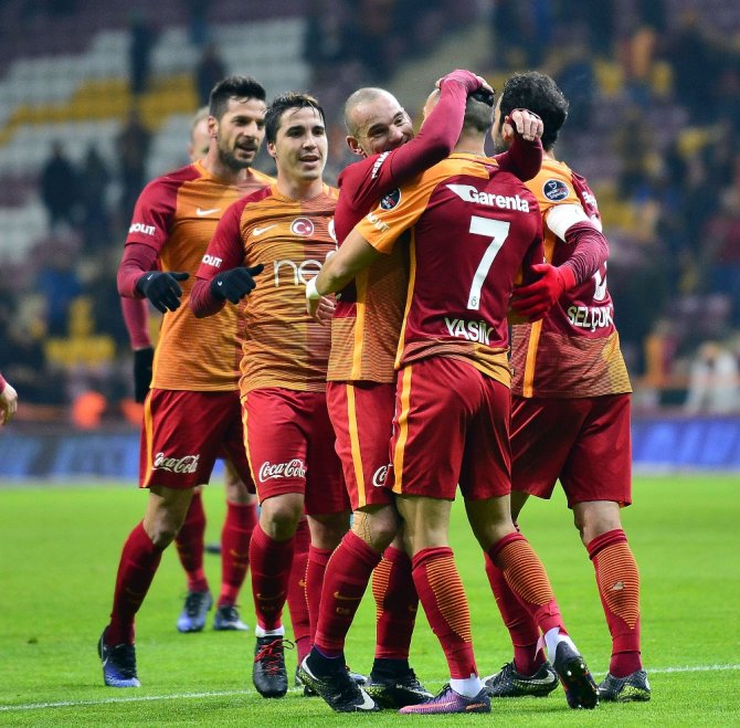 Tt Arena’da İlk Yarıda 4 Gol