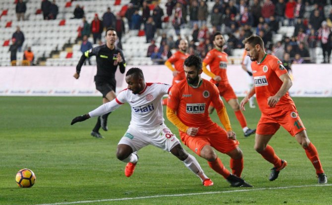 Antalya Derbisinde Kazanan Antalyaspor