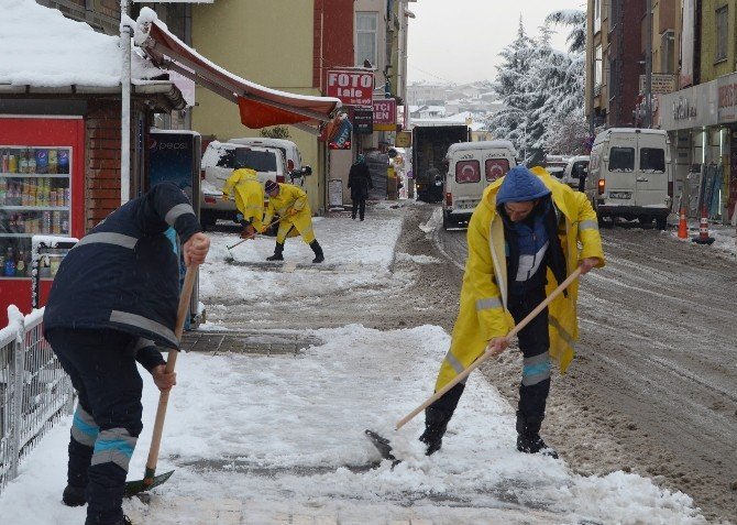 Trabzon Şehir Merkezi 1 Yılın Ardından Karla Tanıştı