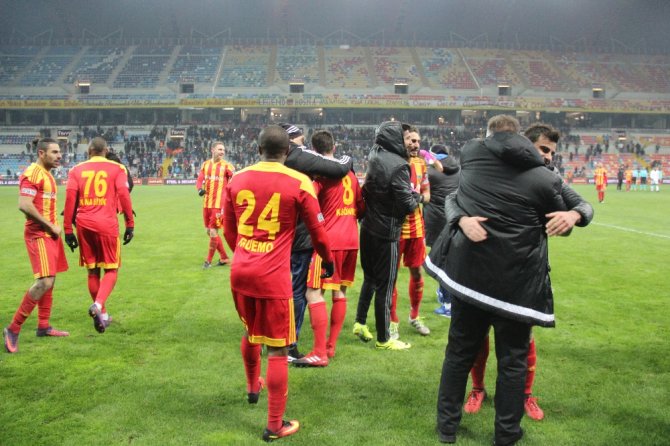 Fenerbahçe Ağır Yaralı!