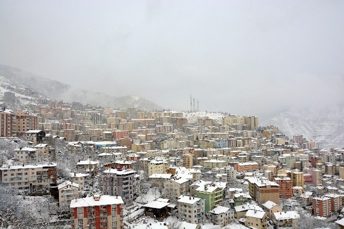 Artvin’de Kar Yağışı Etkisini Arttırdı