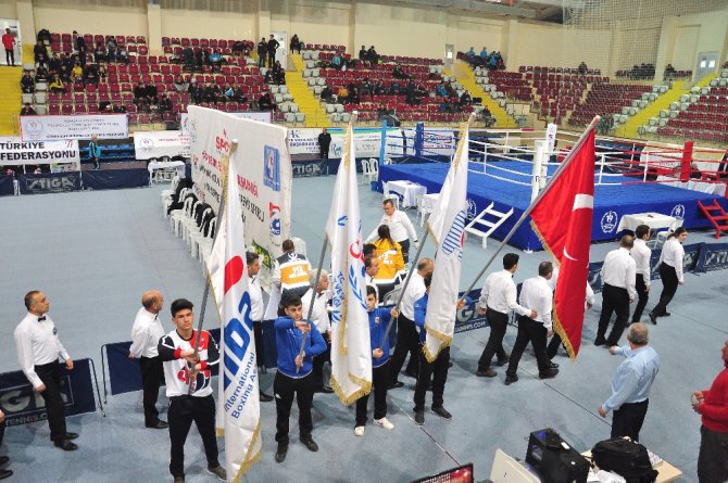 Türkiye Yıldız Erkekler Ferdi Boks Şampiyonası Başladı