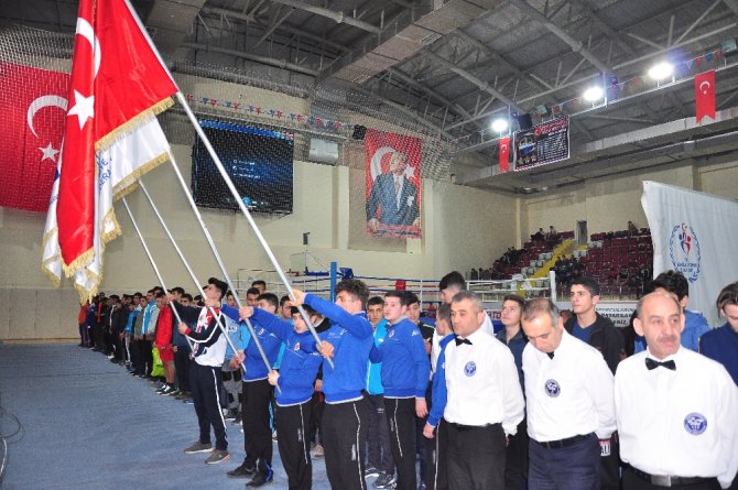 Türkiye Yıldız Erkekler Ferdi Boks Şampiyonası Başladı