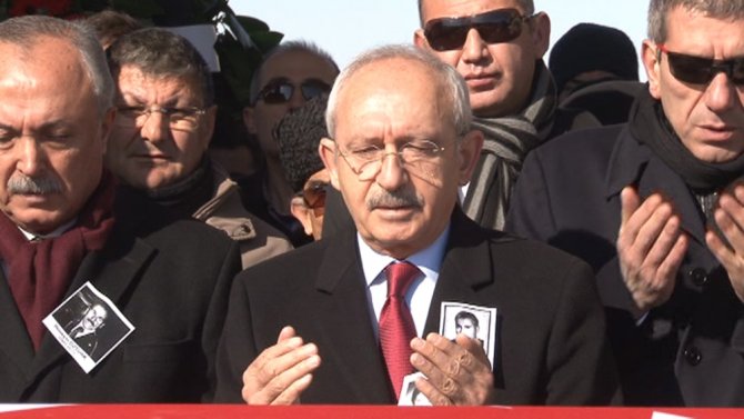 Kılıçdaroğlu Tabuta Omuz Verdi