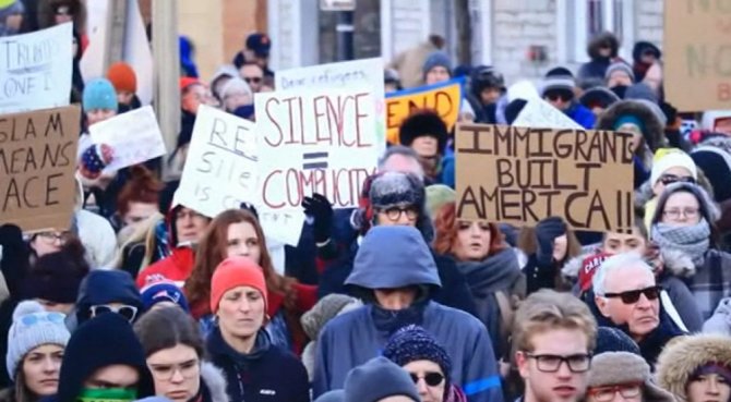 Kanada’da Abd Büyükelçiliği Önünde Trump Protestosu