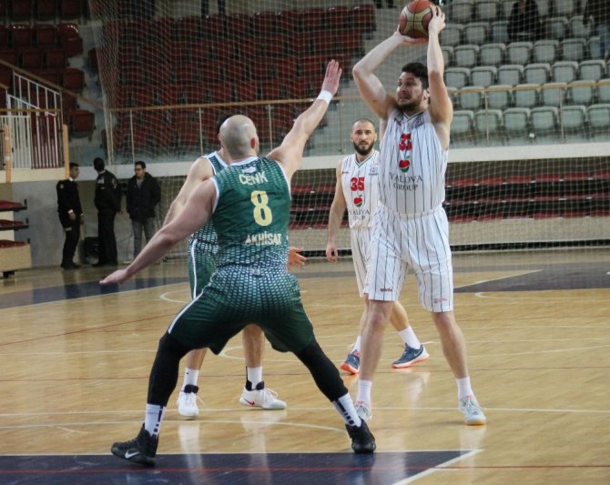 Yalova Group Belediyespor Evinde Kazandı