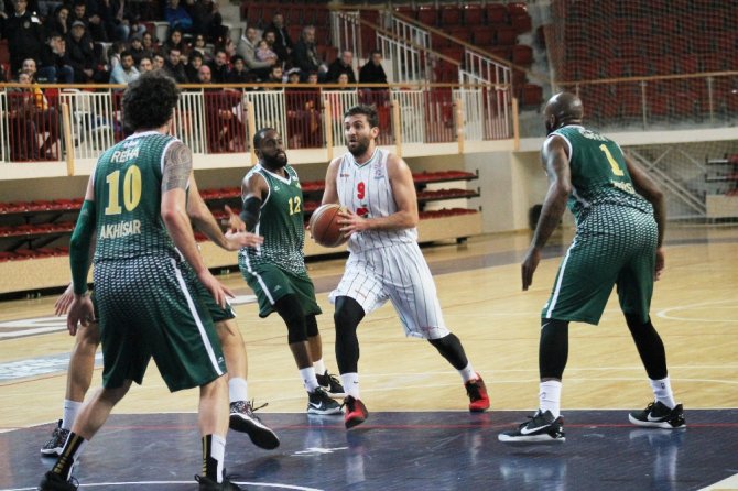 Yalova Group Belediyespor Evinde Kazandı