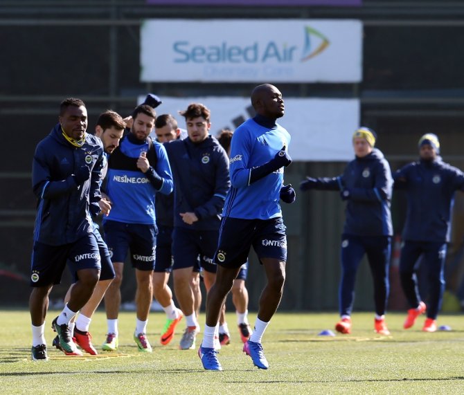 Emenike Ve Van Der Wiel Takımla Çalıştı
