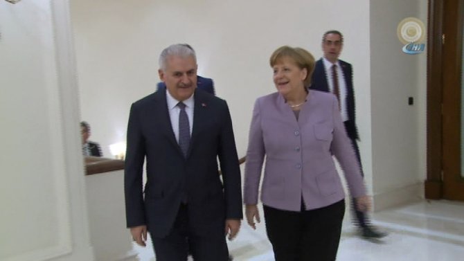 Merkel Çankaya Köşkü’nde