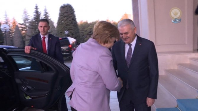 Merkel Çankaya Köşkü’nde