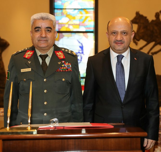 Bakan Işık Afgan Genelkurmay Başkanını Kabul Etti