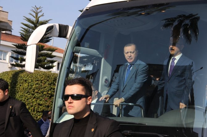 Cumhurbaşkanı Erdoğan Satranç Dağıttı