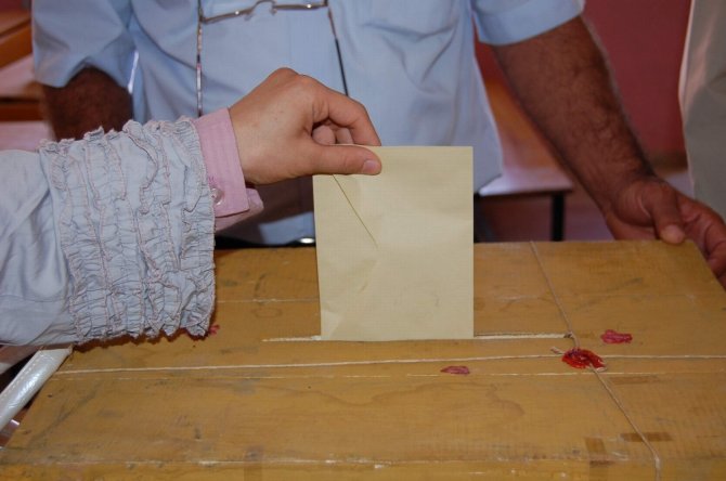 Referandumda Hangi Parti Ne Oy Kullanacak ?