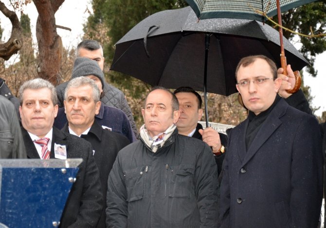 Adnan Kahveci Kabri Başında Anıldı