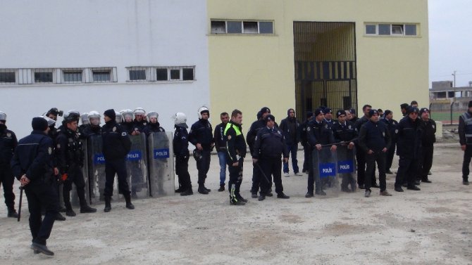 Amatör Maç Sonrası Kavga: 2’si Polis 3 Yaralı