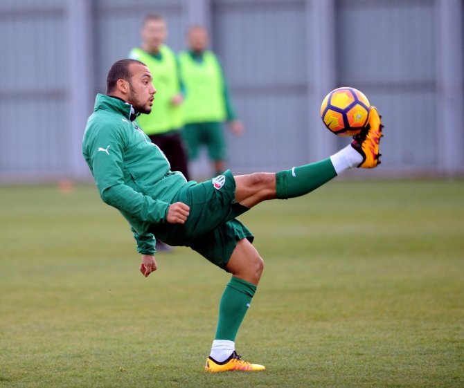 Bursaspor’un Fenerbahçe Mesaisi Sürüyor