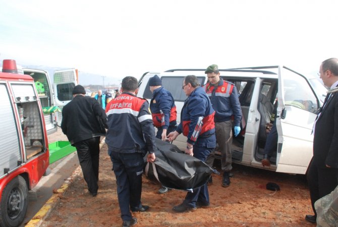 Hasta Nakil Ambulansı Kaza Yaptı: 2 Ölü, 4 Yaralı