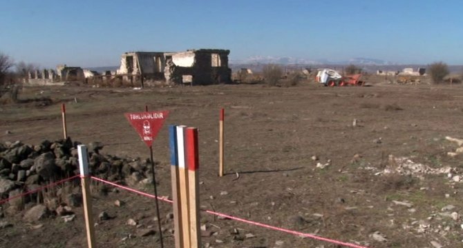 Azerbaycanlılar Evlerine Dönüyor