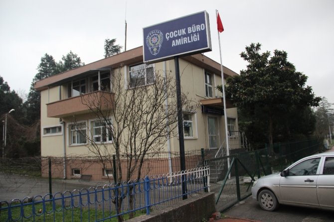 Pes Artık Bu Da Oldu: Öz Torununu...
