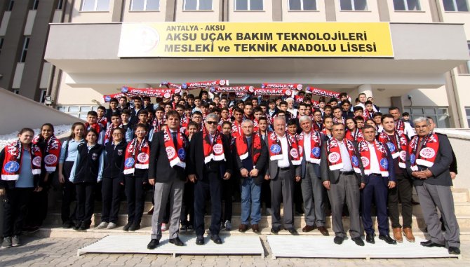 "Eto’o Benim İyi Bir Yardımcım"