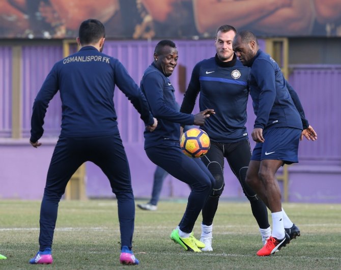 Osmanlıspor 2 Eksikle Çalıştı