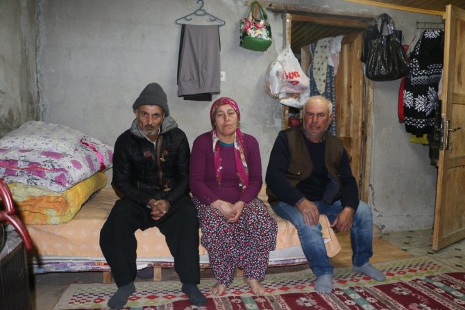 Mevsimlik İşçilerin Zorlu Mücadelesi