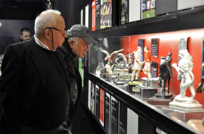 Orman, Beşiktaş Müzesi’ni Üyelere Tanıttı