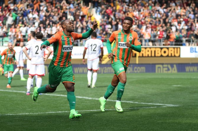 Alanyaspor Farklı Kazandı