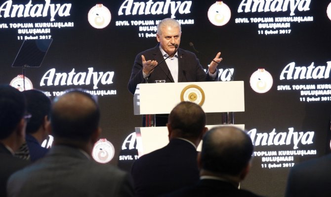 "Değişime Direnenler Tarih Sahnesinden Yok Oluyor"