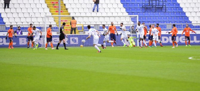 Medipol Başakşehir’i Paşa Çarptı