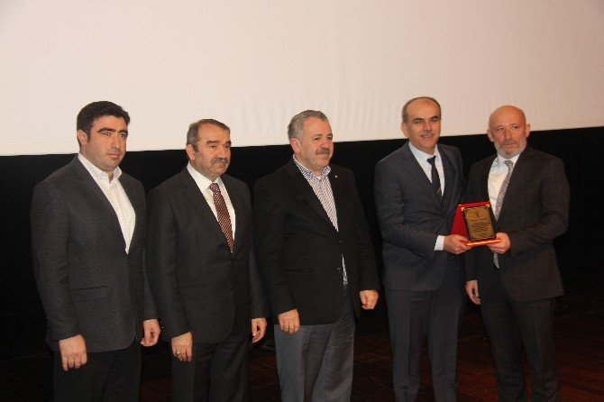 Ak Parti Artvin İl Danışma Meclisi Toplantısı’nda Gündem Referandum