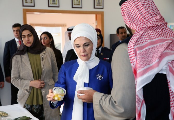 Emine Erdoğan Bahreyn’de Yaşam Merkezini Ziyaret Etti