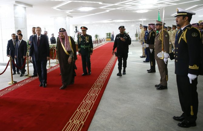 Erdoğan Suudi Arabistan’da Resmi Törenle Karşılandı