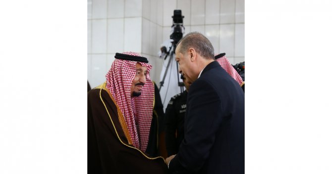 Erdoğan Suudi Arabistan’da Resmi Törenle Karşılandı