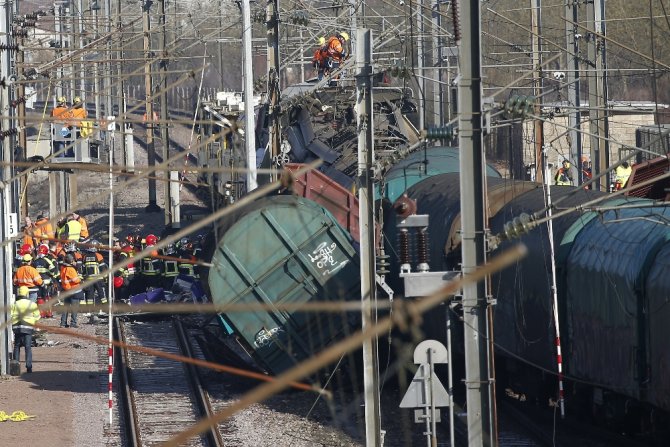 İki Tren Çarpıştı: 1 Ölü, 6 Yaralı