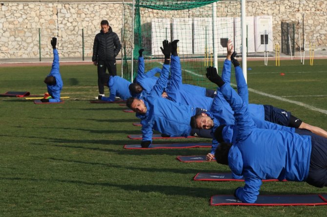 Akhisar, Beşiktaş Hazırlıklarını Sürdürüyor