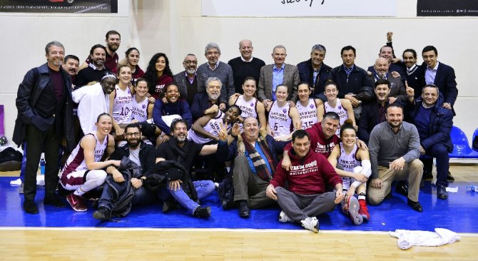 Yakın Doğu Üniversitesi, İtalyan Ekibe Fark Attı