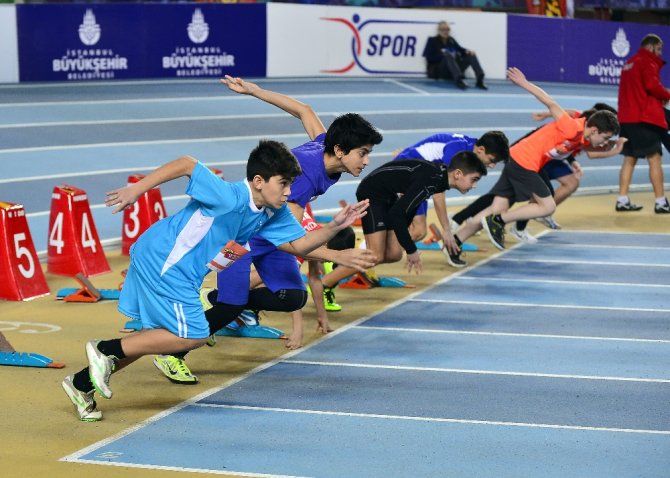 İsmail Özbayraktar: “Sporcu Sayımız Az”