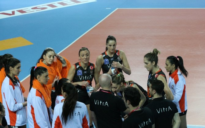 Vakıfbank: 3 - Eczacıbaşı Vitra: 0
