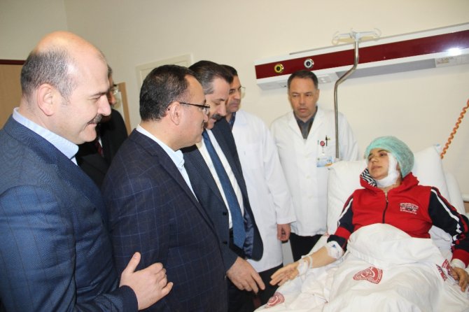 Bakanlar Terör Saldırısında Yaralananları Ziyaret Etti
