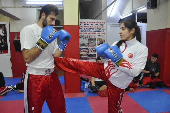 Ağabeyinden Etkilendi, 14 Madalya Kazandı
