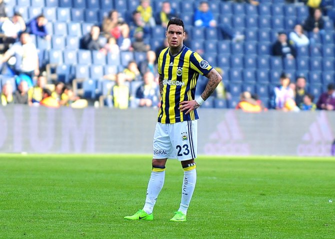 Fener Yine Tekledi: Tribünler ’İstifa’ İstedi