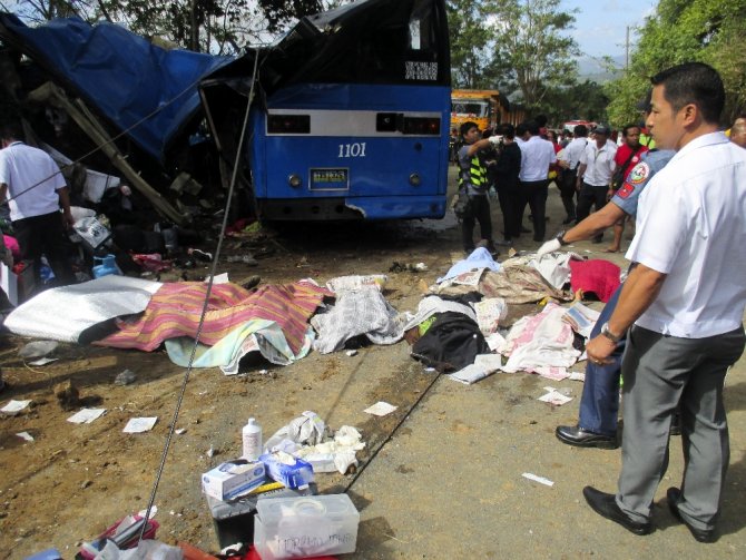 Filipinler’de Korkunç Kaza: 15 Ölü