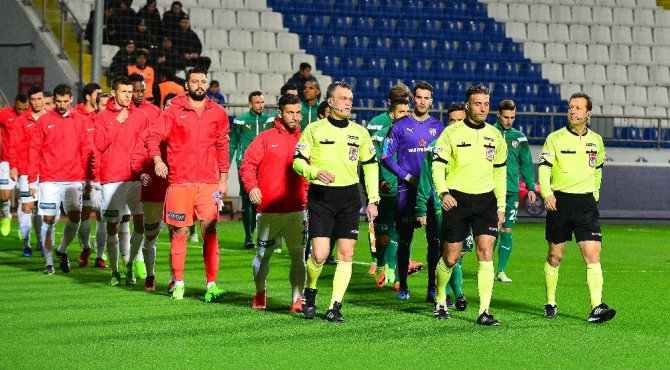 İlk Yarıda Tek Gol Var
