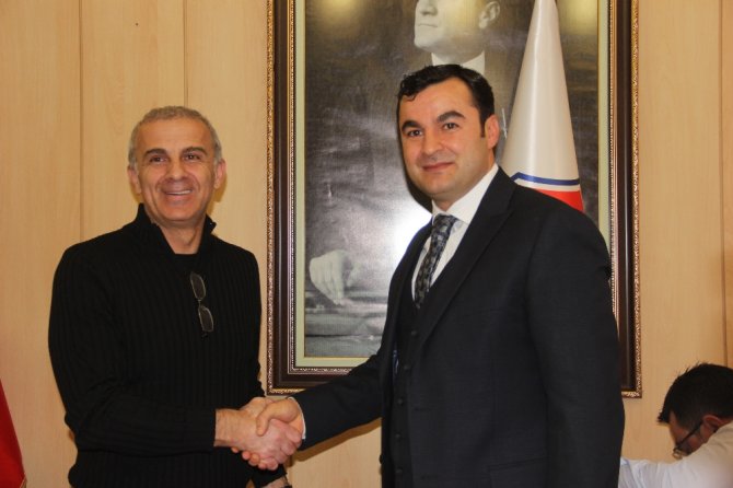 Oğuz Çetin İmzayı Attı