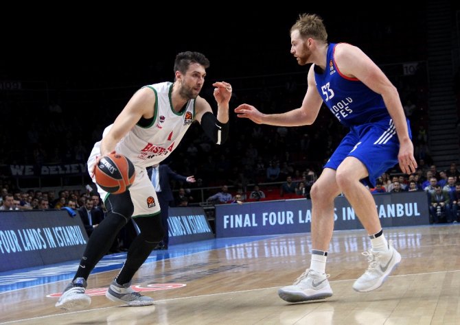 Anadolu Efes’ten 12. Galibiyet