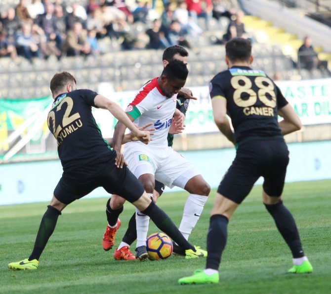 Akhisar’dan Kritik 3 Puan